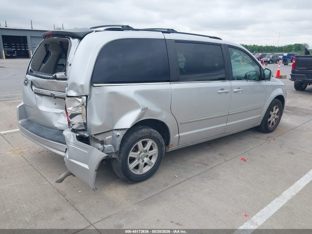 2010 Chrysler Town & Country Touring მანქანა იყიდება აუქციონზე, vin: 2A4RR5D1XAR128356, აუქციონის ნომერი: 45172636