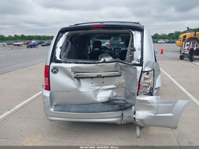 2010 Chrysler Town & Country Touring მანქანა იყიდება აუქციონზე, vin: 2A4RR5D1XAR128356, აუქციონის ნომერი: 45172636