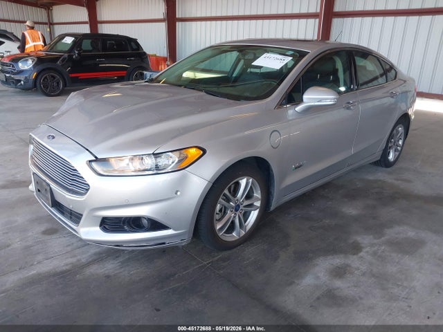 45172688 :رقم المزاد ، 3FA6P0SU2GR196061 vin ، 2016 Ford Fusion Energi Titanium مزاد بيع