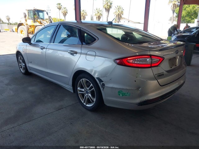 45172688 :رقم المزاد ، 3FA6P0SU2GR196061 vin ، 2016 Ford Fusion Energi Titanium مزاد بيع