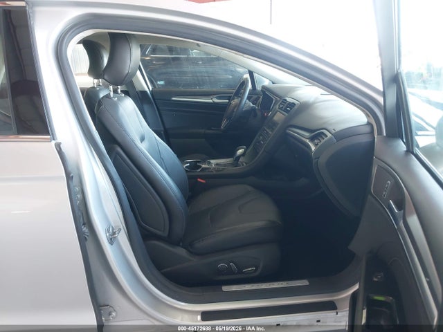 45172688 :رقم المزاد ، 3FA6P0SU2GR196061 vin ، 2016 Ford Fusion Energi Titanium مزاد بيع
