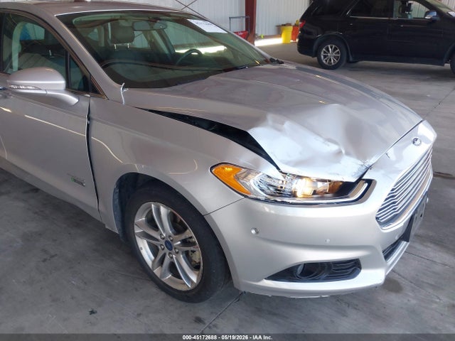 45172688 :رقم المزاد ، 3FA6P0SU2GR196061 vin ، 2016 Ford Fusion Energi Titanium مزاد بيع