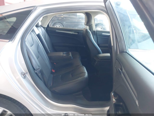 45172688 :رقم المزاد ، 3FA6P0SU2GR196061 vin ، 2016 Ford Fusion Energi Titanium مزاد بيع