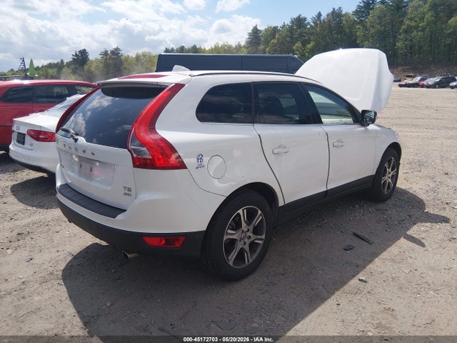 2012 Volvo Xc60 T6 Premier Plus მანქანა იყიდება აუქციონზე, vin: YV4902DZ9C2266778, აუქციონის ნომერი: 45172703