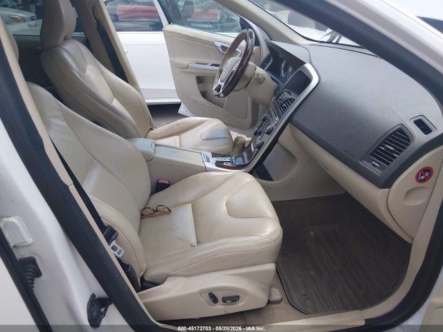 2012 Volvo Xc60 T6 Premier Plus მანქანა იყიდება აუქციონზე, vin: YV4902DZ9C2266778, აუქციონის ნომერი: 45172703