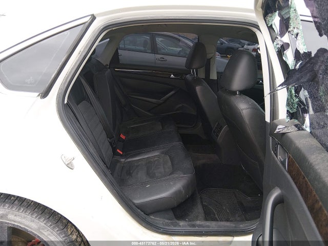 2015 Volkswagen Passat 1.8t Sel Premium მანქანა იყიდება აუქციონზე, vin: 1VWCS7A34FC047917, აუქციონის ნომერი: 45172762