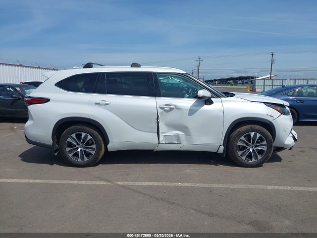 Toyota Highlander Xle 2022 5TDGZRBH8NS192915 Image 14