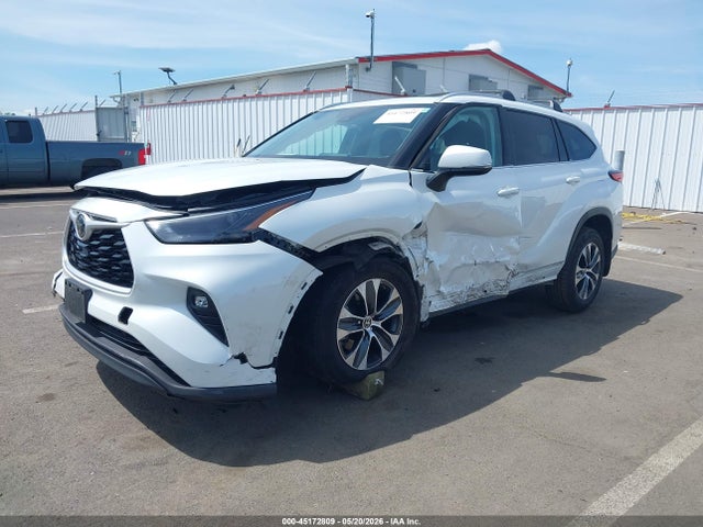 Toyota Highlander Xle 2022 5TDGZRBH8NS192915 Image 2