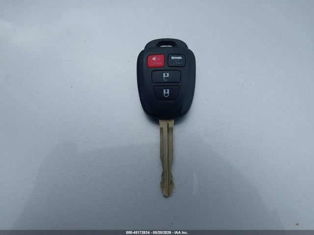 2T1BURHE3JC978257 Toyota COROLLA LE