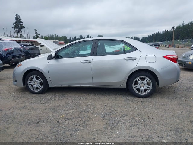 2T1BURHE3JC978257 Toyota COROLLA LE