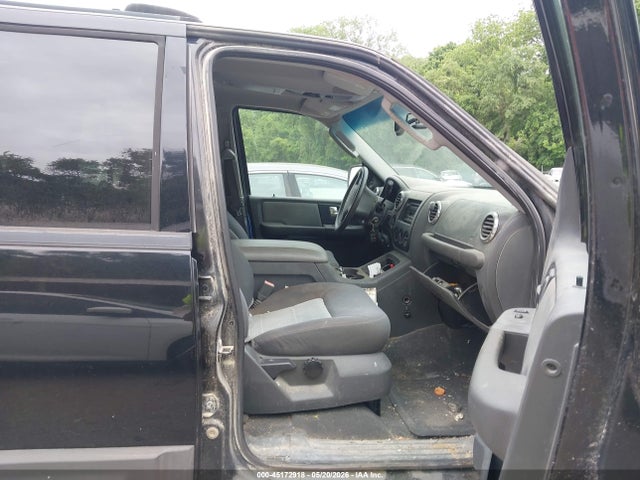 Продажа на аукционе авто 2003 Ford Expedition Xlt, vin: 1FMPU16W43LA23364, номер лота: 45172918