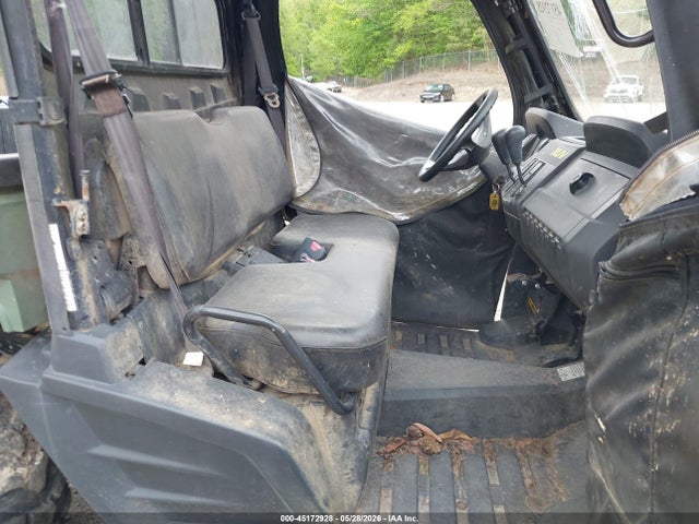 1M0590TBHGM011523 John Deere Gator Xuv590
