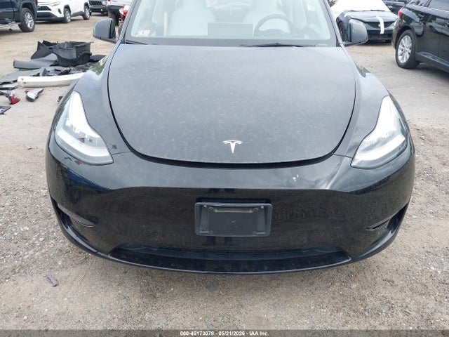 Auction sale of the 2022 Tesla Model Y Long Range Dual Motor All-wheel Drive, vin: 7SAYGDEE2NF318403, lot number: 45173078