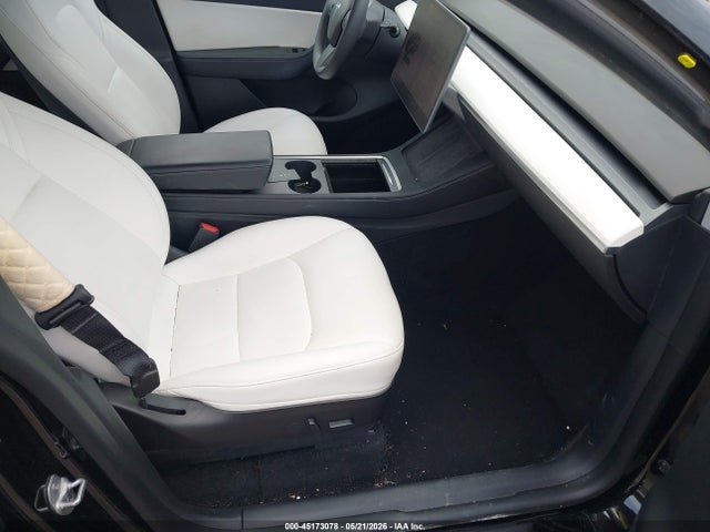 Auction sale of the 2022 Tesla Model Y Long Range Dual Motor All-wheel Drive, vin: 7SAYGDEE2NF318403, lot number: 45173078