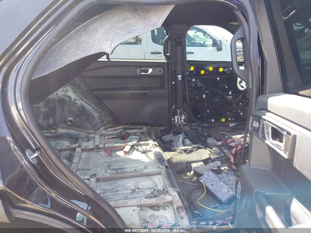Ford Police Interceptor Utility 2023 1FM5K8ABXPGC00170 Image 8