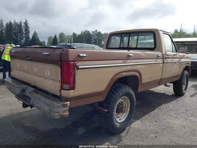 45173116 :رقم المزاد ، 2FTHF26H9FCB18544 vin ، 1985 Ford F250 مزاد بيع