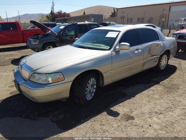 Aukcja sprzedaży 2003 Lincoln Town Car Signature, vin: 1LNHM82W03Y613096, numer aukcji: 45173122