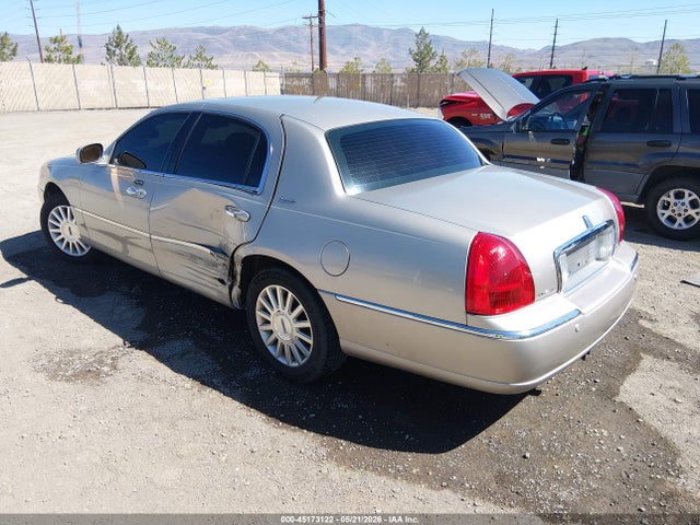 Aukcja sprzedaży 2003 Lincoln Town Car Signature, vin: 1LNHM82W03Y613096, numer aukcji: 45173122