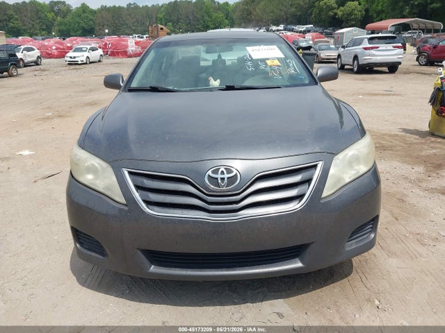 45173209 :رقم المزاد ، 4T1BF3EK0BU704998 vin ، 2011 Toyota Camry Le مزاد بيع