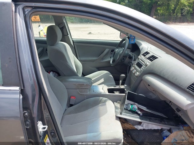45173209 :رقم المزاد ، 4T1BF3EK0BU704998 vin ، 2011 Toyota Camry Le مزاد بيع