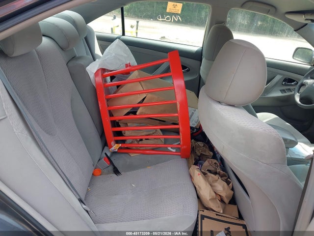 45173209 :رقم المزاد ، 4T1BF3EK0BU704998 vin ، 2011 Toyota Camry Le مزاد بيع