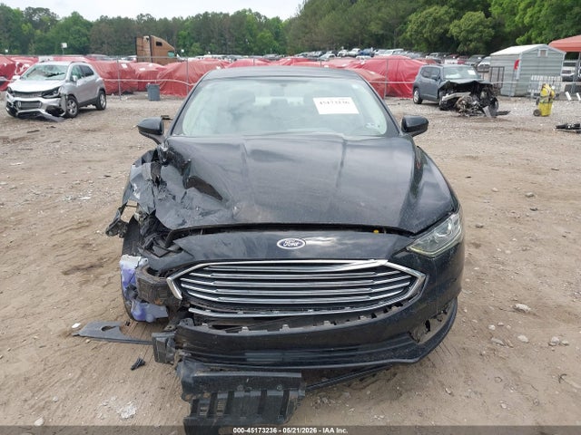 3FA6P0HD5HR243902 Ford FUSION SE