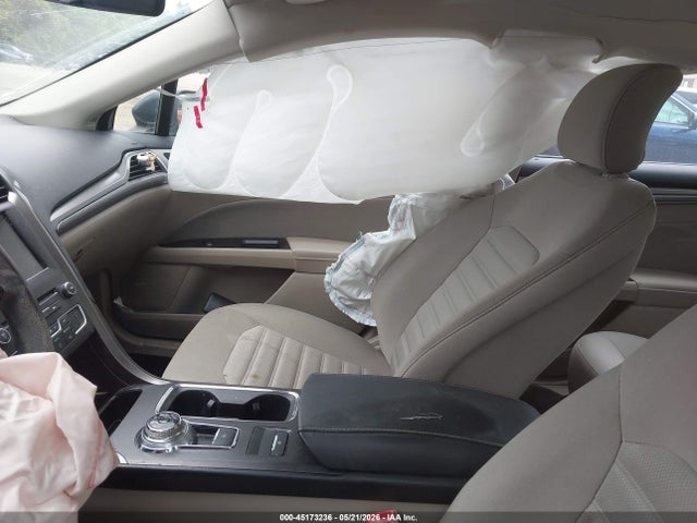 3FA6P0HD5HR243902 Ford FUSION SE