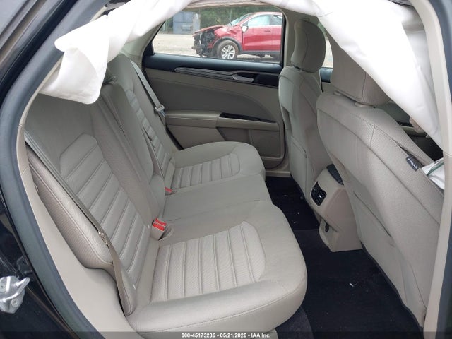 3FA6P0HD5HR243902 Ford FUSION SE