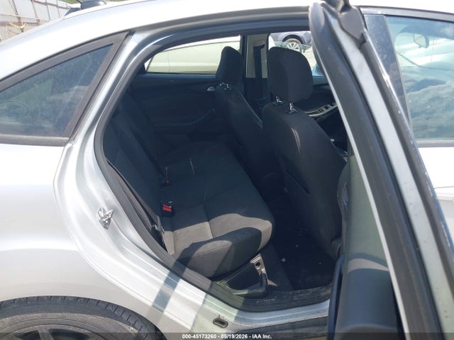 45173260 :رقم المزاد ، 1FADP3F27GL262278 vin ، 2016 Ford Focus Se مزاد بيع