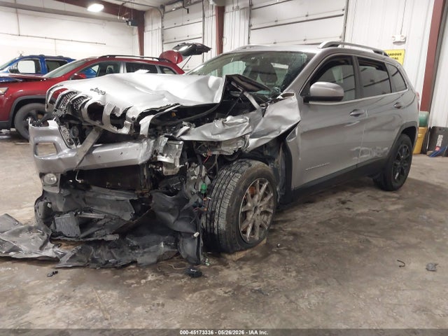 45173336 :رقم المزاد ، 1C4PJMCB3HW527829 vin ، 2017 Jeep Cherokee Latitude 4x4 مزاد بيع