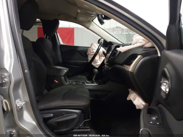 45173336 :رقم المزاد ، 1C4PJMCB3HW527829 vin ، 2017 Jeep Cherokee Latitude 4x4 مزاد بيع