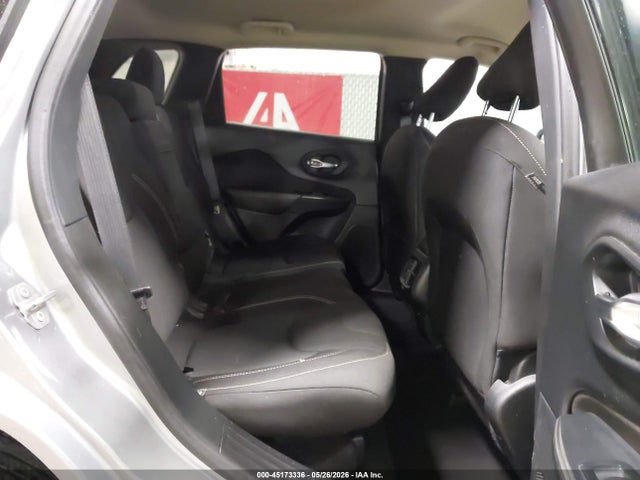 45173336 :رقم المزاد ، 1C4PJMCB3HW527829 vin ، 2017 Jeep Cherokee Latitude 4x4 مزاد بيع