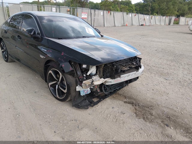 2022 Honda Accord Hybrid Sport მანქანა იყიდება აუქციონზე, vin: 1HGCV3F22NA041905, აუქციონის ნომერი: 45173350