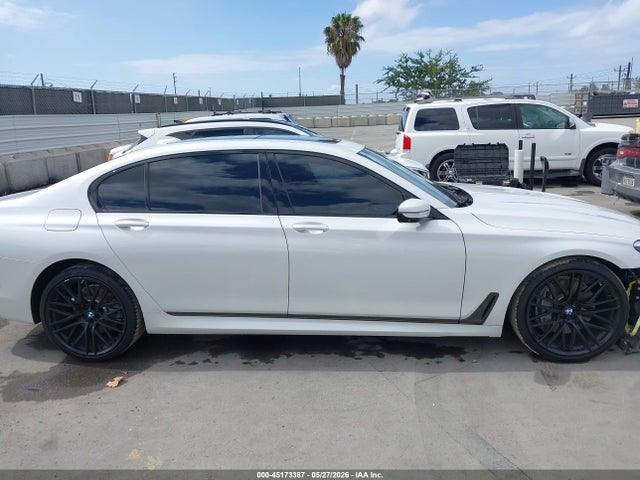 BMW 750i 2019 WBA7F0C5XKGM26015 Image 14