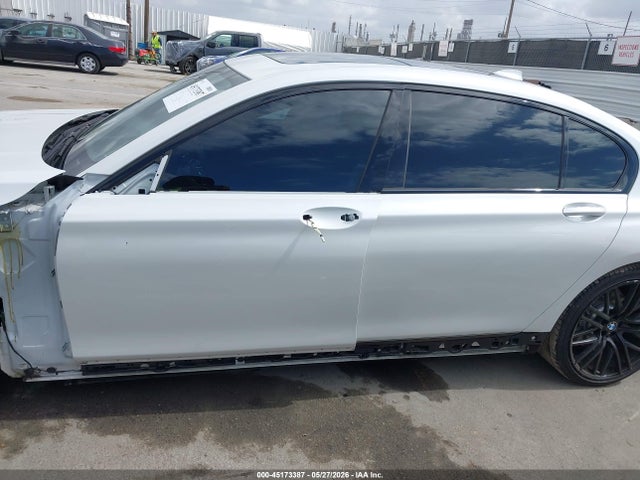 BMW 750i 2019 WBA7F0C5XKGM26015 Image 15