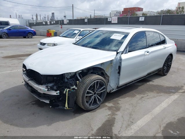 BMW 750i 2019 WBA7F0C5XKGM26015 Image 2