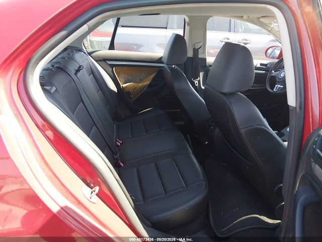 45173436 :رقم المزاد ، 3VWAZ7AJ2AM131002 vin ، 2010 Volkswagen Jetta Limited Edition مزاد بيع
