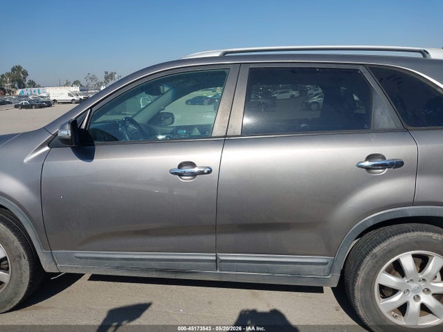 2011 Kia Sorento Lx მანქანა იყიდება აუქციონზე, vin: 5XYKT4A18BG098657, აუქციონის ნომერი: 45173543