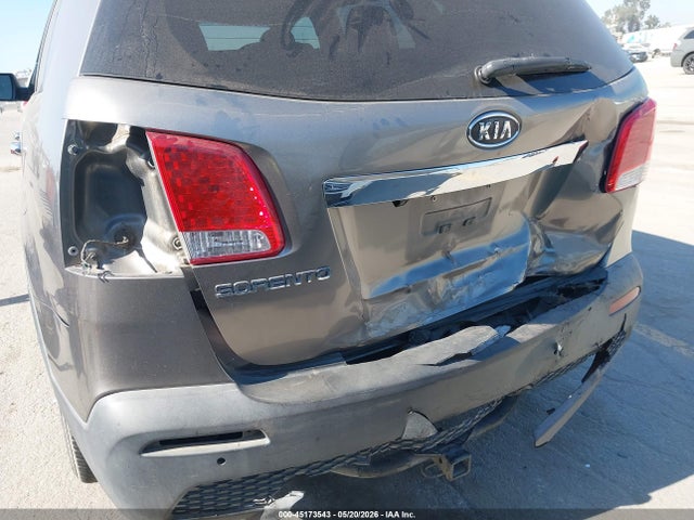 2011 Kia Sorento Lx მანქანა იყიდება აუქციონზე, vin: 5XYKT4A18BG098657, აუქციონის ნომერი: 45173543