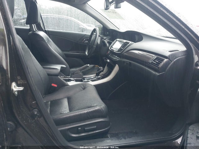 45173577 :رقم المزاد ، 1HGCR3F93HA014511 vin ، 2017 Honda Accord Touring V6 مزاد بيع