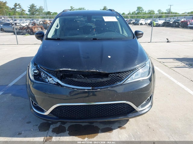 Продаж на аукціоні авто 2017 Chrysler Pacifica Touring-l, vin: 2C4RC1BG3HR660520, номер лоту: 45173746