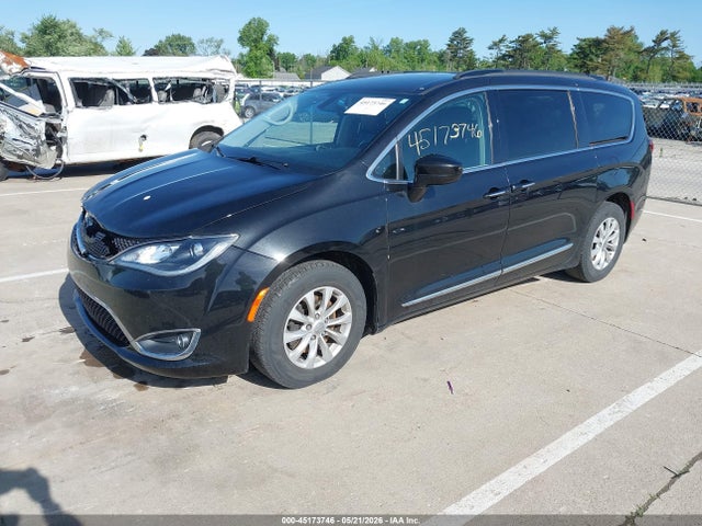 Продаж на аукціоні авто 2017 Chrysler Pacifica Touring-l, vin: 2C4RC1BG3HR660520, номер лоту: 45173746