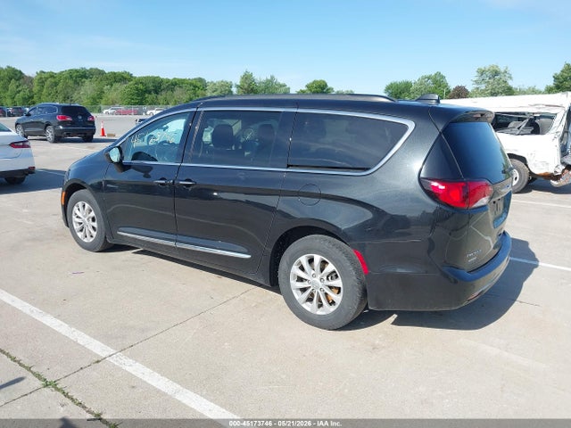 Продаж на аукціоні авто 2017 Chrysler Pacifica Touring-l, vin: 2C4RC1BG3HR660520, номер лоту: 45173746