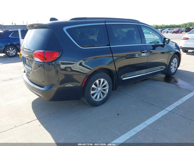 Продаж на аукціоні авто 2017 Chrysler Pacifica Touring-l, vin: 2C4RC1BG3HR660520, номер лоту: 45173746