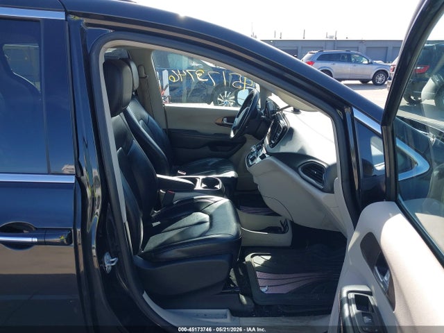 Продаж на аукціоні авто 2017 Chrysler Pacifica Touring-l, vin: 2C4RC1BG3HR660520, номер лоту: 45173746