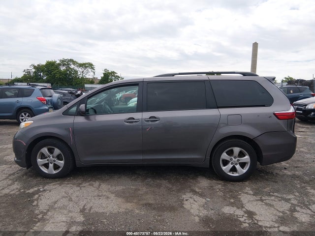 Toyota Sienna Le 8 Passenger 2017 5TDKZ3DC7HS862449 Image 14