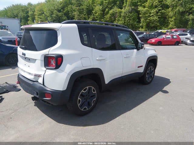 2015 Jeep Renegade Trailhawk მანქანა იყიდება აუქციონზე, vin: ZACCJBCT0FPB55054, აუქციონის ნომერი: 45173764