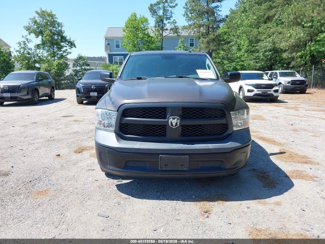 45173788 :رقم المزاد ، 3C6JR6DG0HG680985 vin ، 2017 Ram 1500 Tradesman  4x2 8' Box مزاد بيع