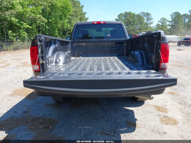 45173788 :رقم المزاد ، 3C6JR6DG0HG680985 vin ، 2017 Ram 1500 Tradesman  4x2 8' Box مزاد بيع