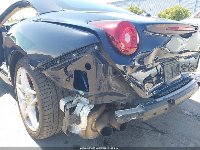45173809 :رقم المزاد ، ZFF77XJA4H0227506 vin ، 2017 Ferrari California T مزاد بيع